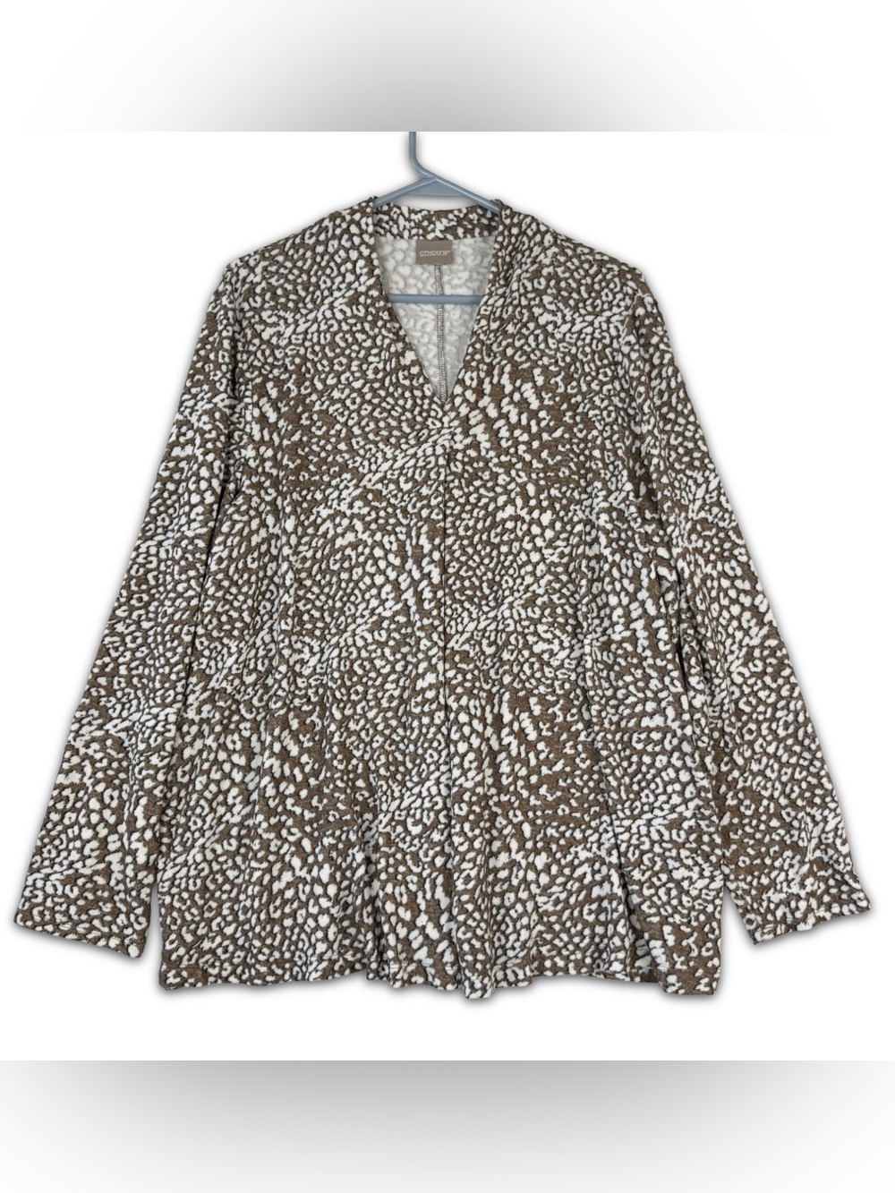 Chicos Size 3 Top Womens XL Tan White Black Leopard Print V Neck Long Sleeve